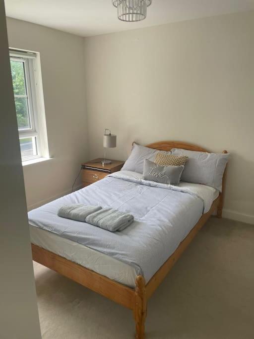 Lovely Holiday Home With Free Parking Aberdeen Bagian luar foto